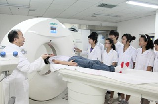 重庆卫生学校：护理专业的前景
