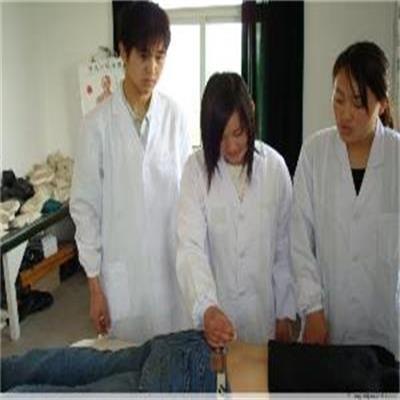 重庆哪些学校可以学推拿针灸专业