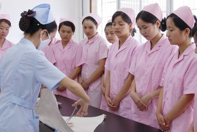 重庆市南丁卫生职业学校-涉外护理专业